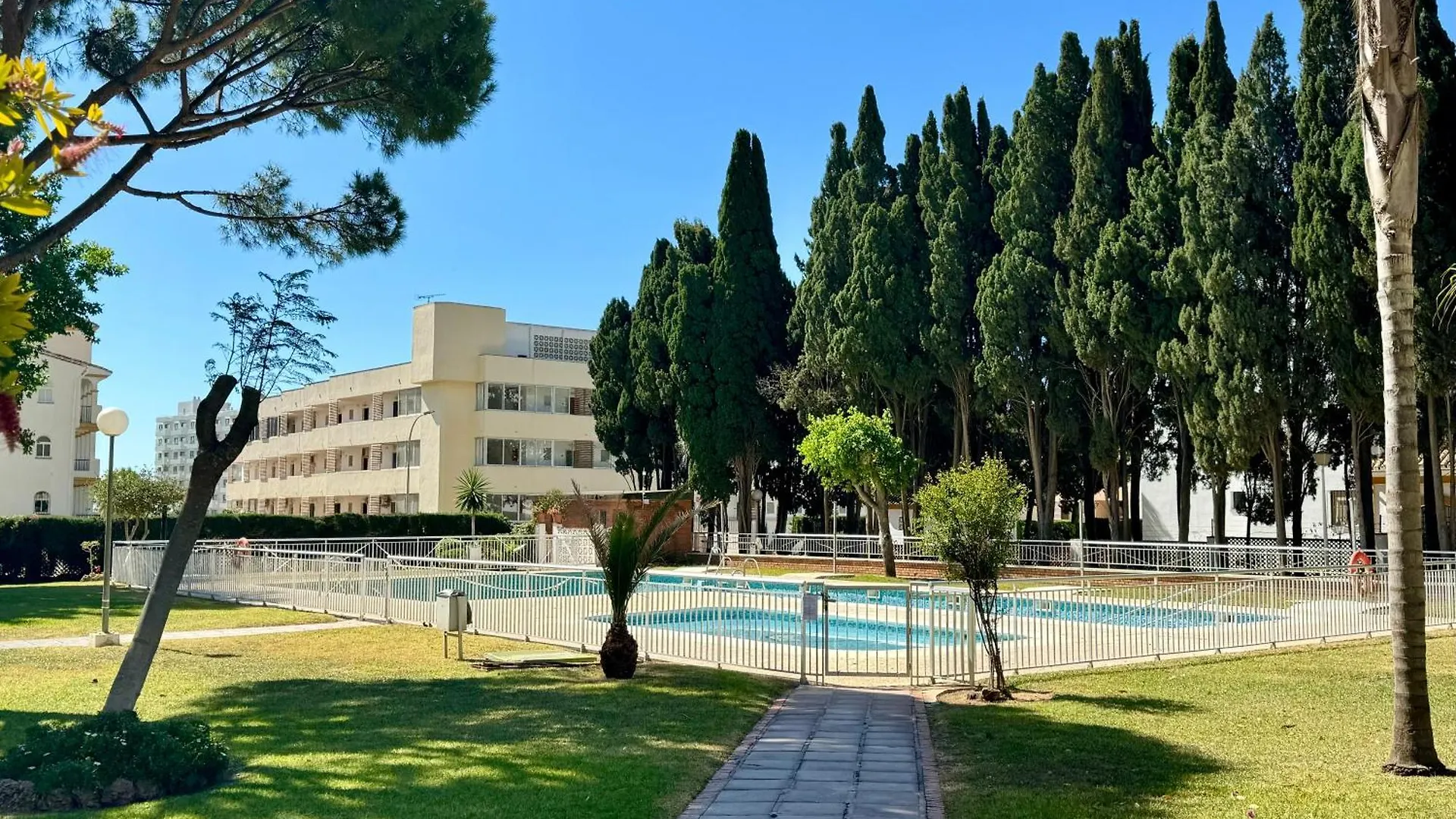 Amplia Terraza Con Maravillosas Vistas Muy Cerca De La Playa Torremolinos Appartement